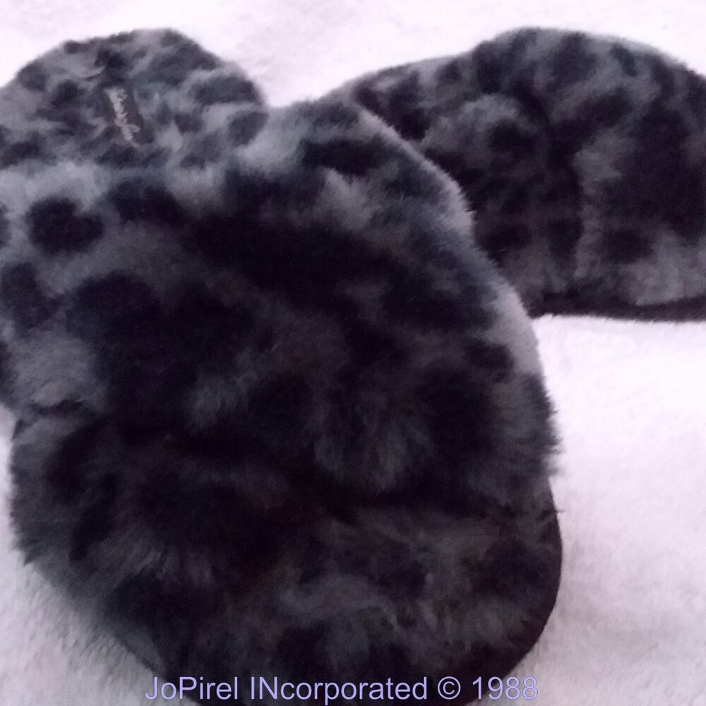 Victoria Secret Fluffy Plush Leopard Grey Black Slipper